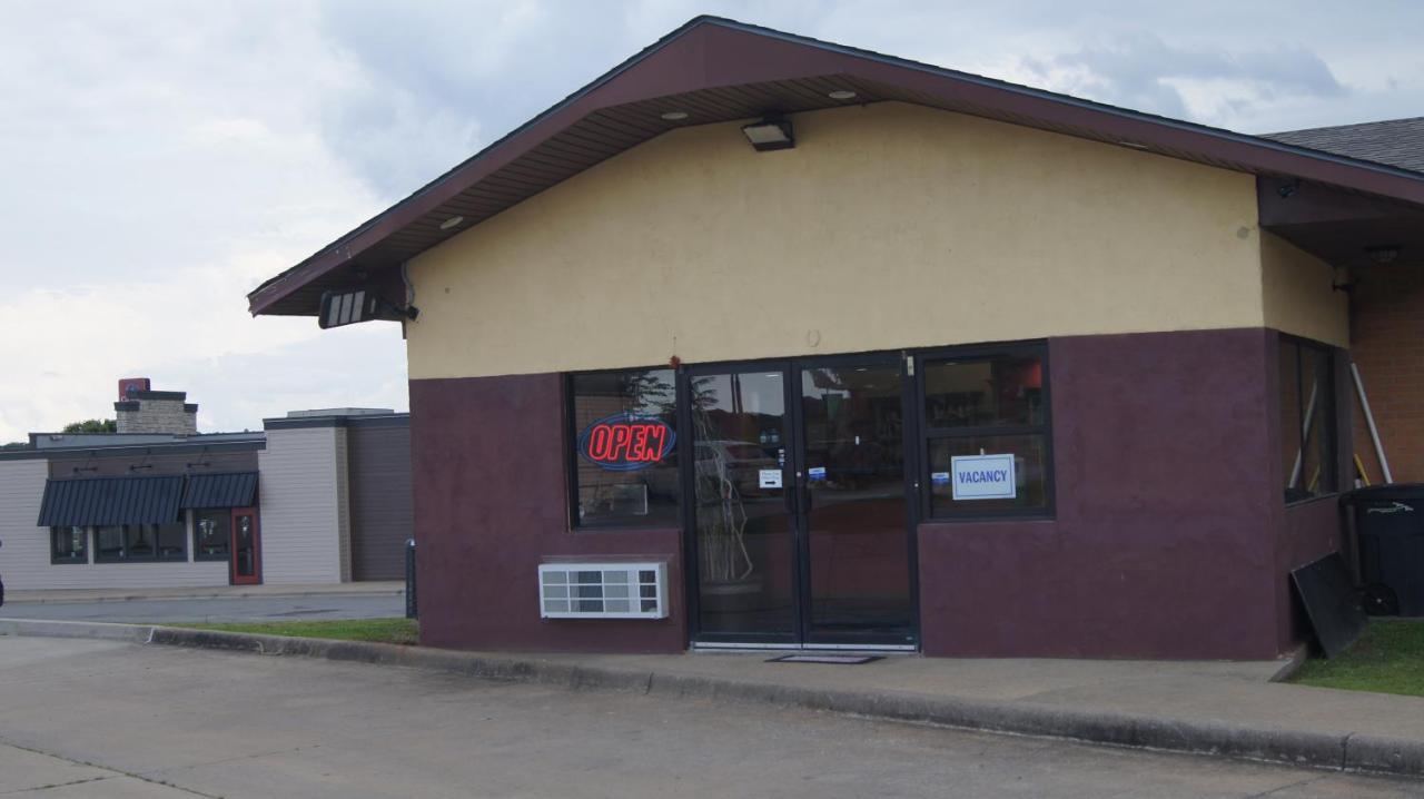 Holiday Lodge & Suites Mcalester Exterior foto