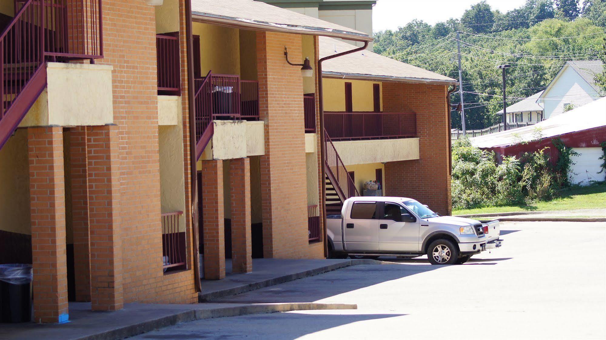 Holiday Lodge & Suites Mcalester Exterior foto